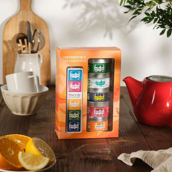 Coffret Les Essentiels bio avec une pince à thé