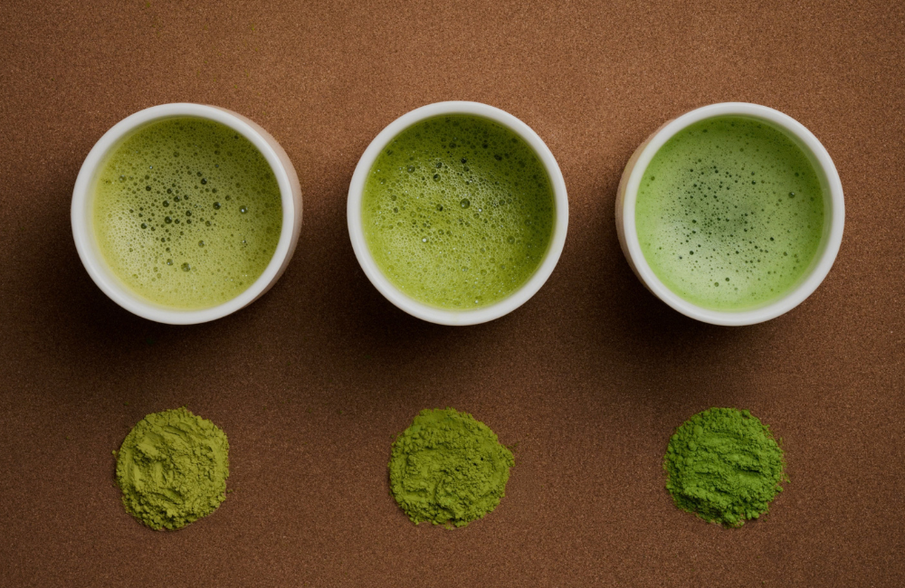 Quel goût a le matcha ? Comment le savourer et quelles alternatives découvrir