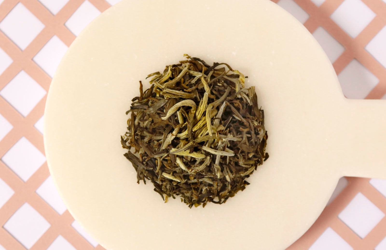 Le thé blanc : ses bienfaits pour la santé et ses propriétés bien-être