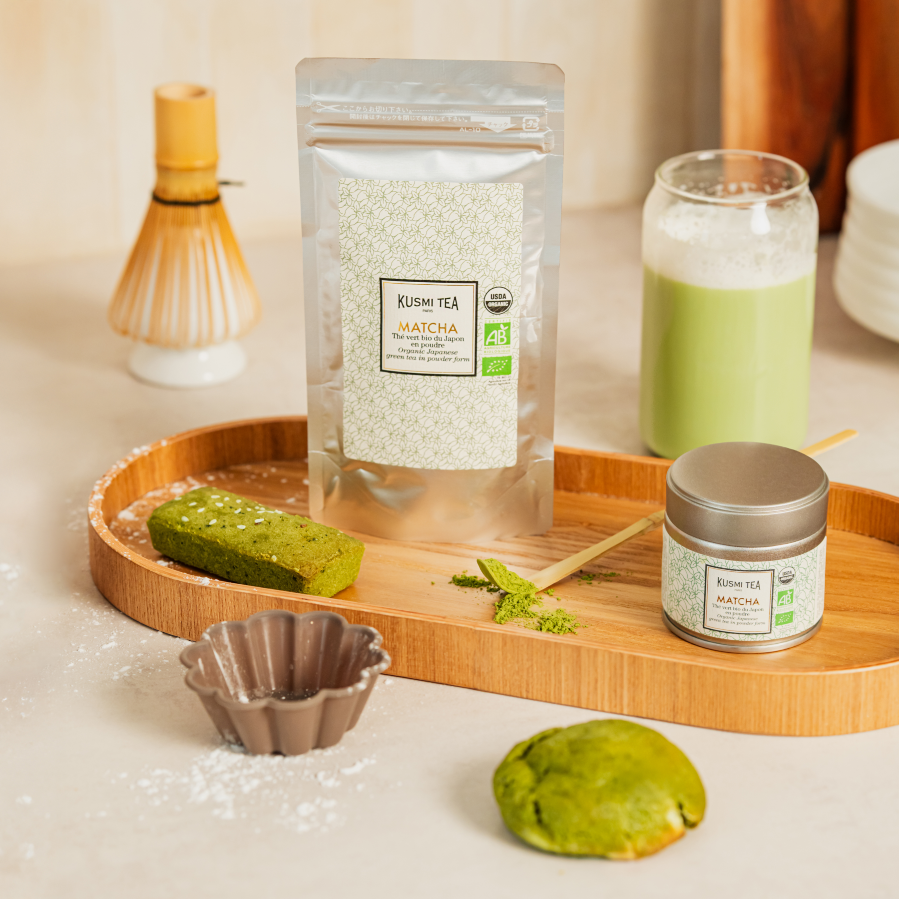 BambooMN Merk - Matcha Tea 4-delige garde set - korte zwarte garde, handzeef, theelepel en chashaku - bamboe thee accessoires - 1 set
