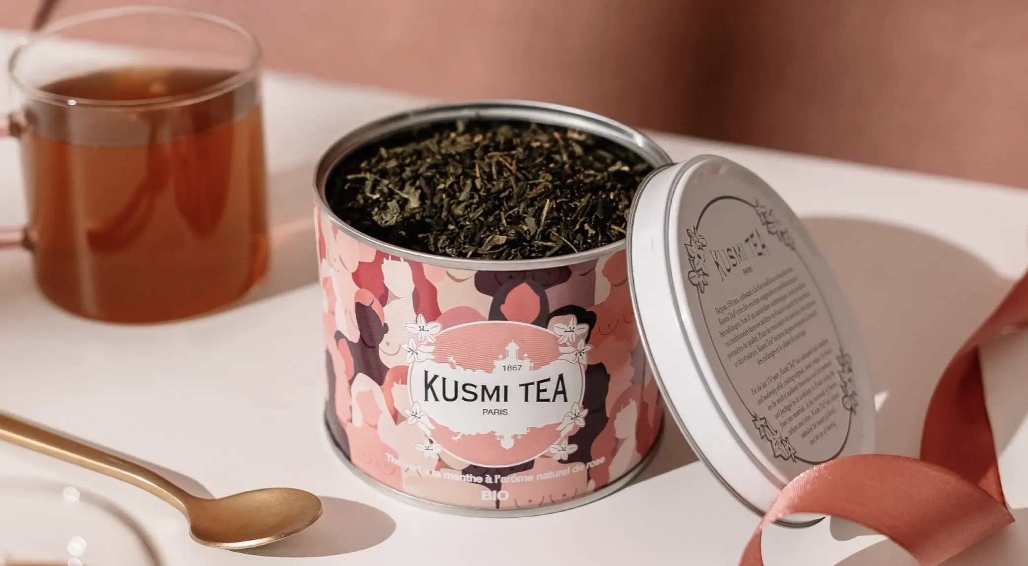 Special Pink October product: Organic mint green tea with natural rose flavouring