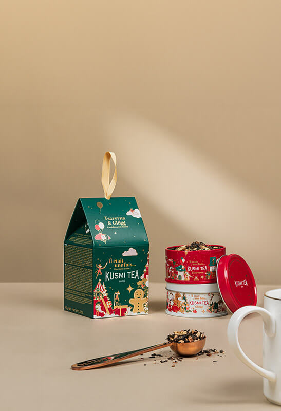 Scatola Tsarevna & Glögg su sfondo beige. Cliccate su uno dei due pulsanti per essere reindirizzati alla scatola o alla nostra selezione di Babbo Natale segreto.